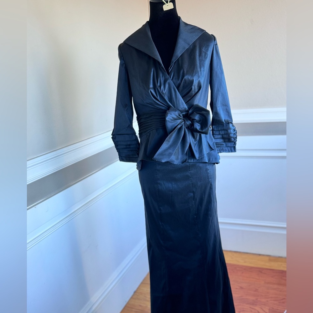 Size 2 Tadashi Shoji Formal 2 Piece Gown Mother Bride/Groom